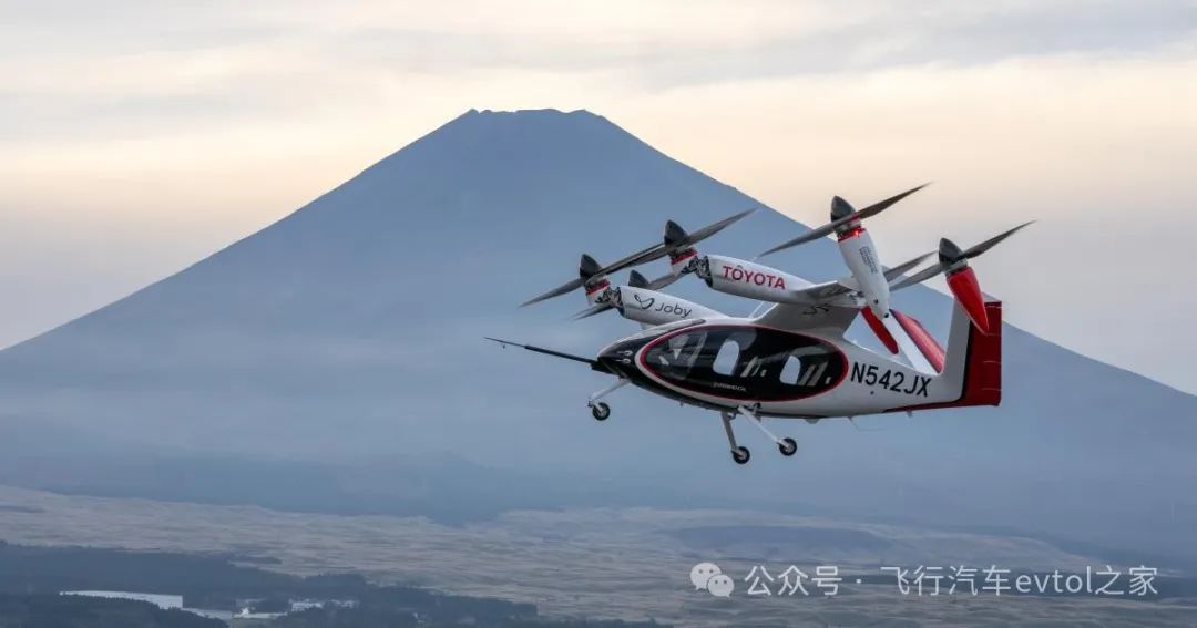 飞机制造商Joby 的 evtol在富士山山脚下飞行演示